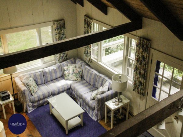 Cape Cod Home 995161