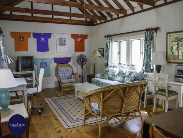 Cape Cod Home 995161