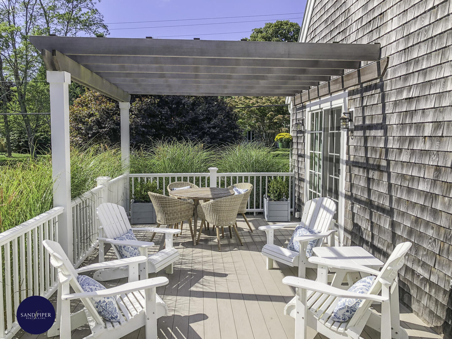 Cape Cod Home 995162