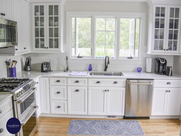 Cape Cod Home 995162
