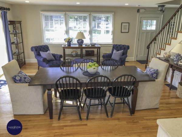 Cape Cod Home 995162