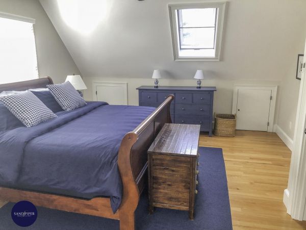 Cape Cod Home 995162