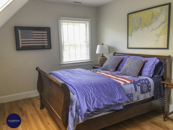 Cape Cod Home 995162
