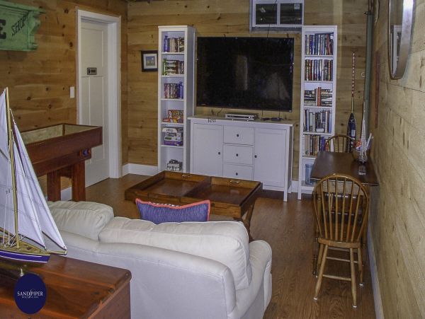 Cape Cod Home 995162