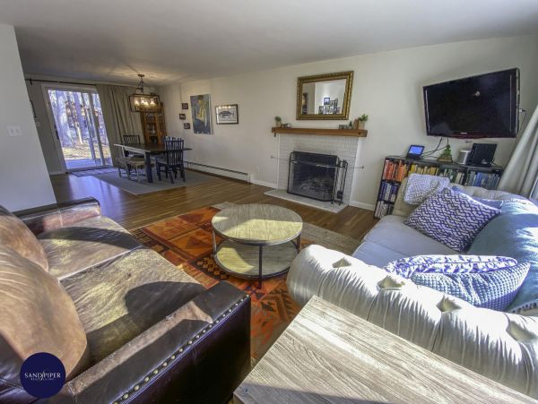 Cape Cod Home 995163