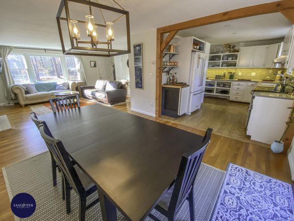 Cape Cod Home 995163