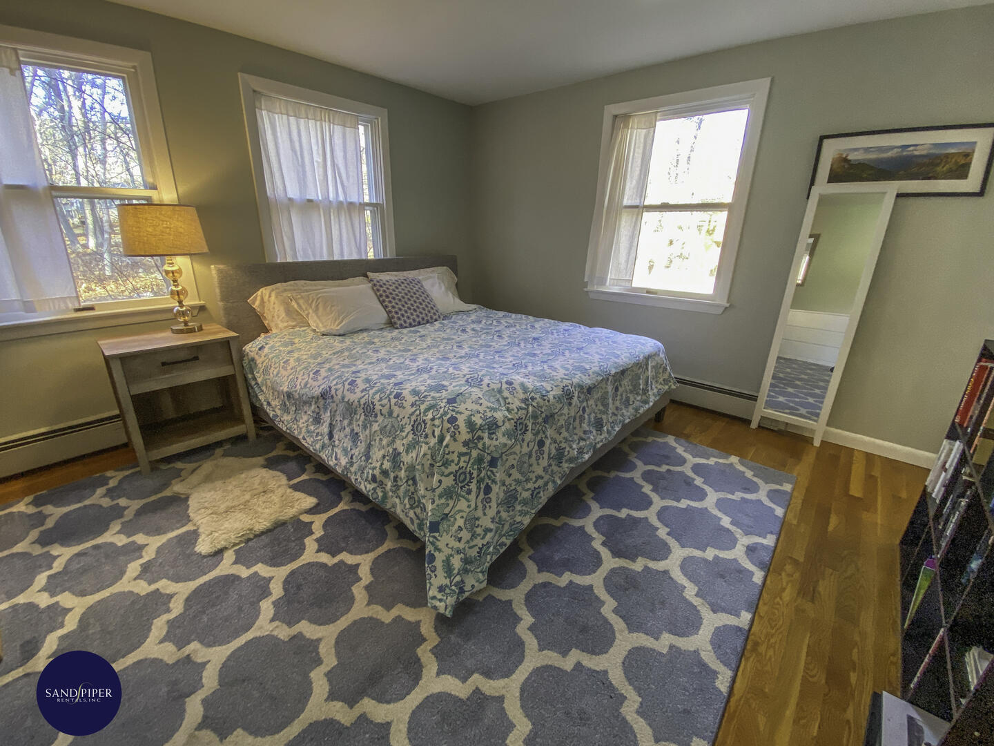 Cape Cod Home 995163