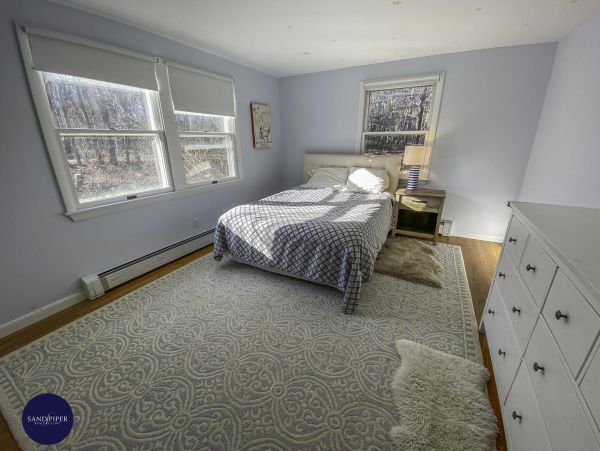 Cape Cod Home 995163
