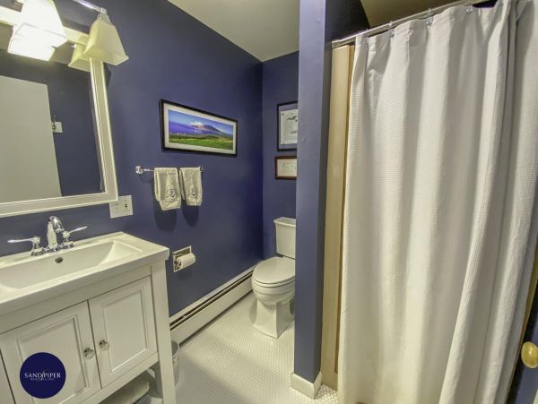 Cape Cod Home 995163
