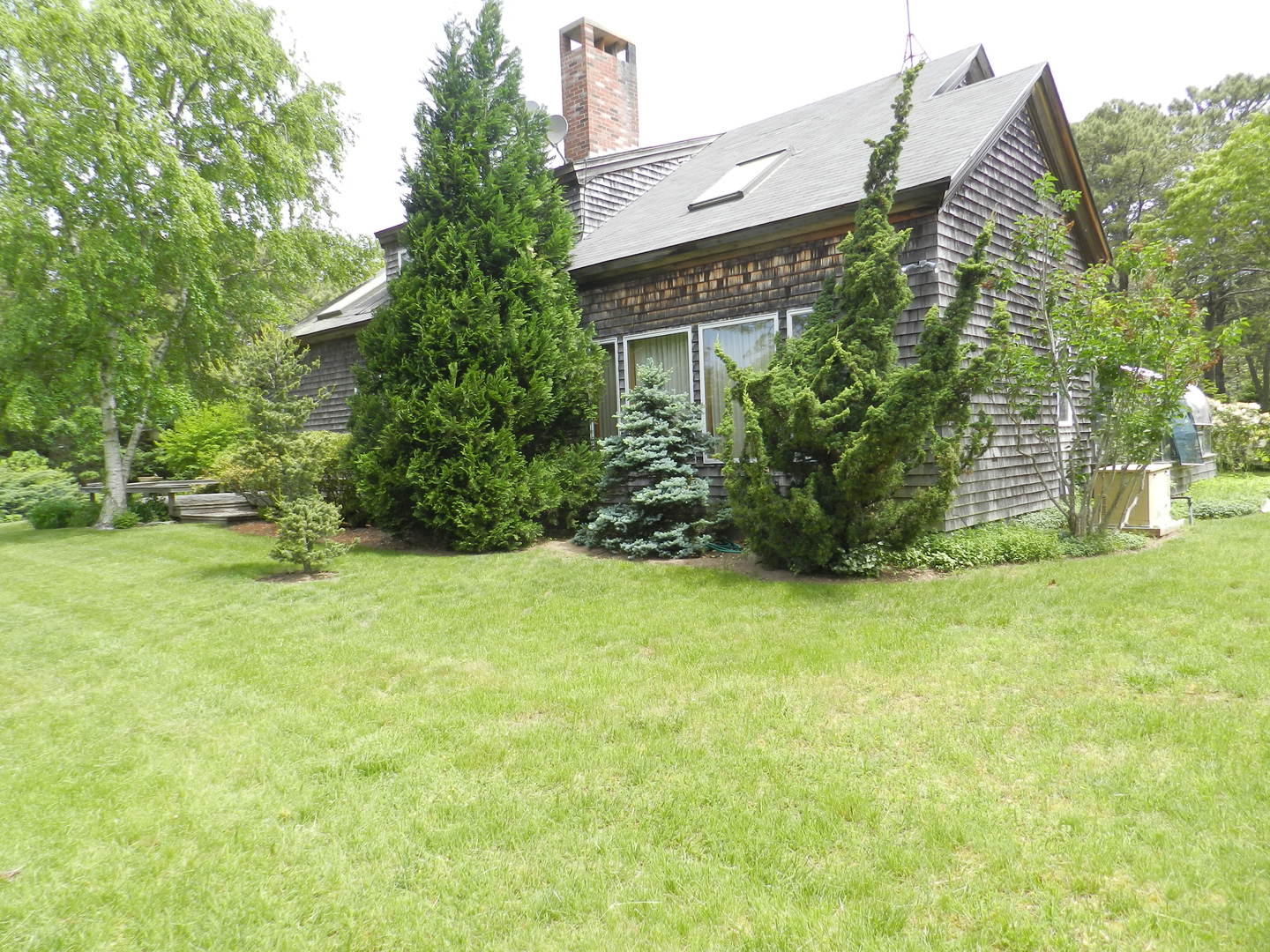Cape Cod Home 995164