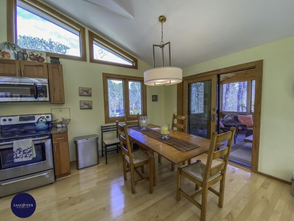 Cape Cod Home 995165
