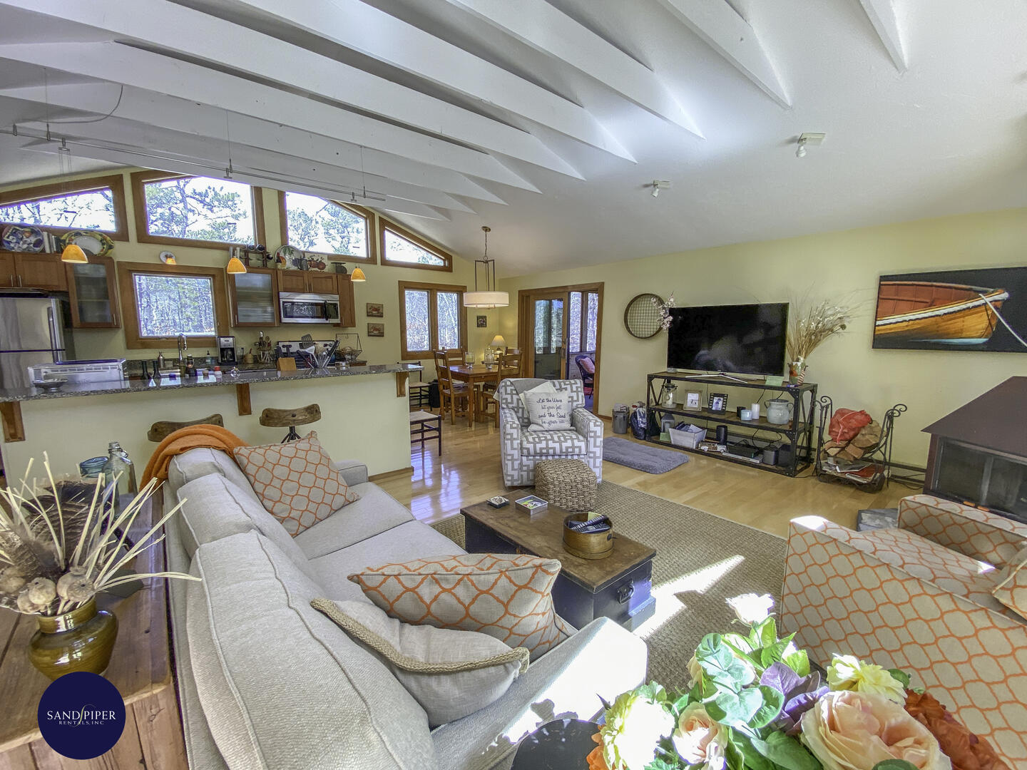 Cape Cod Home 995165
