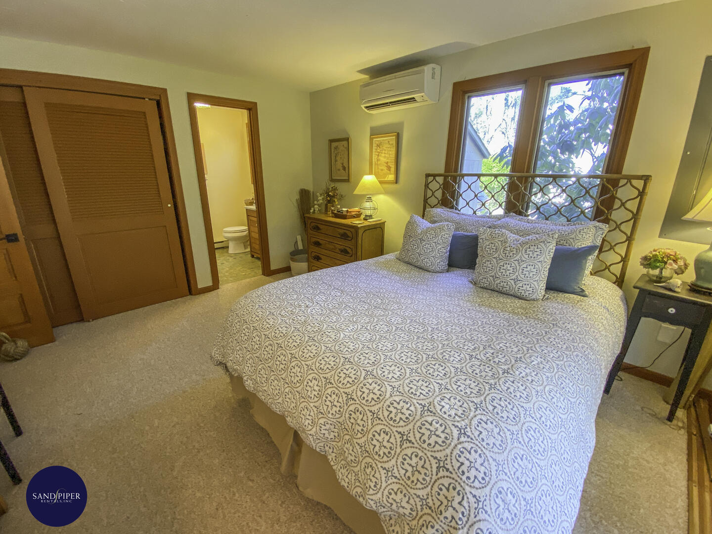 Cape Cod Home 995165