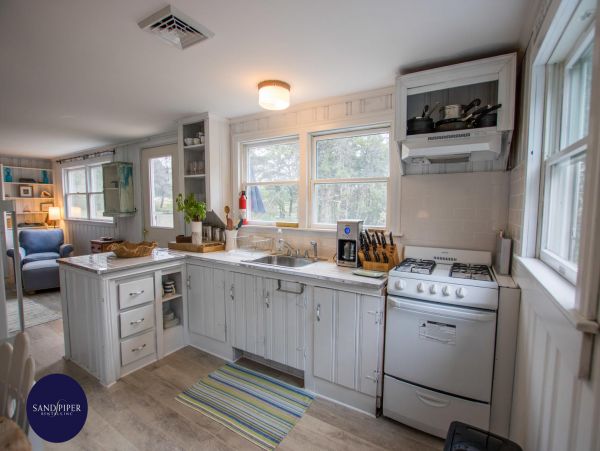 Cape Cod Home 995167