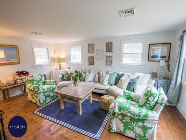 Cape Cod Home 995167