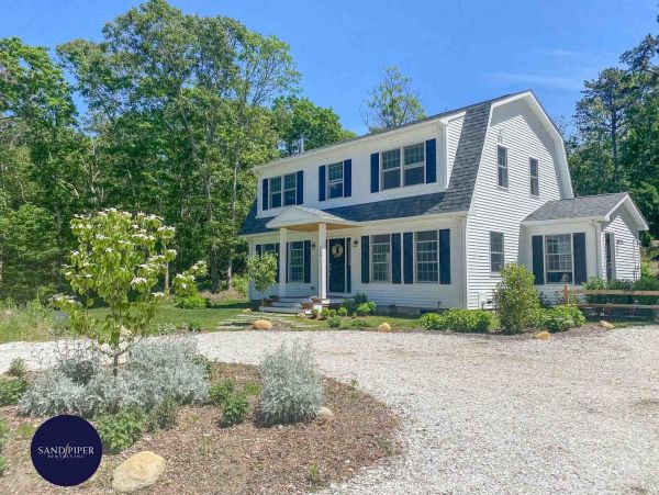 Cape Cod Home 995168