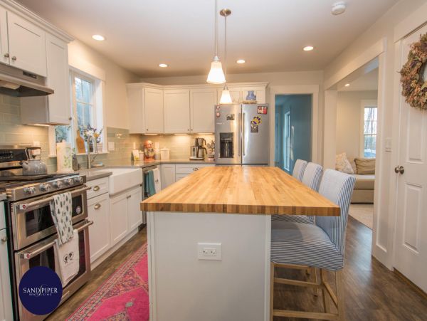Cape Cod Home 995168