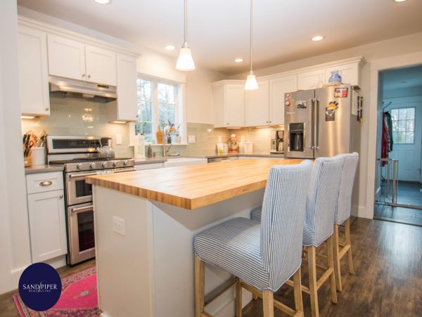 Cape Cod Home 995168