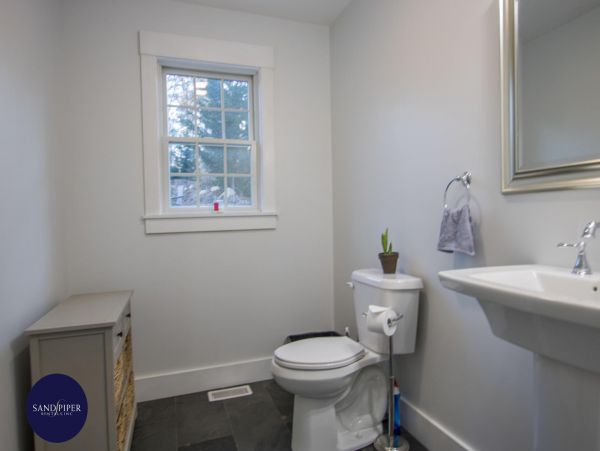 Cape Cod Home 995168