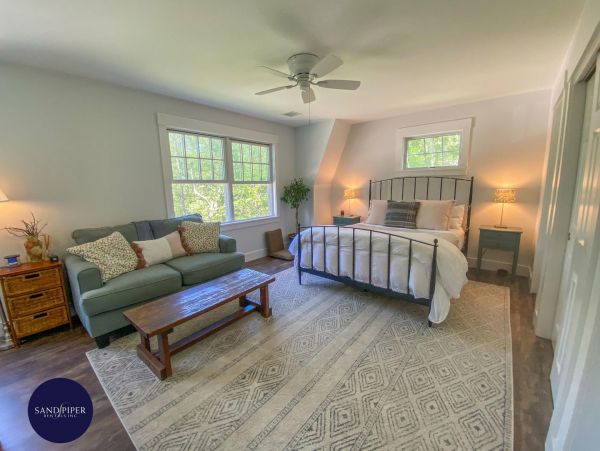 Cape Cod Home 995168