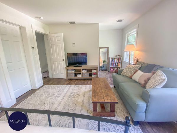 Cape Cod Home 995168
