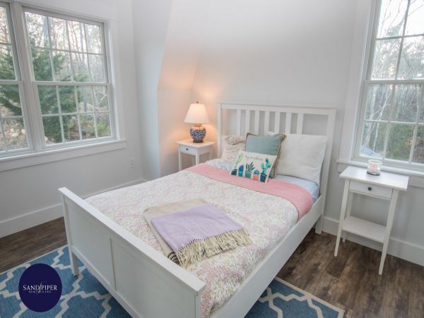 Cape Cod Home 995168