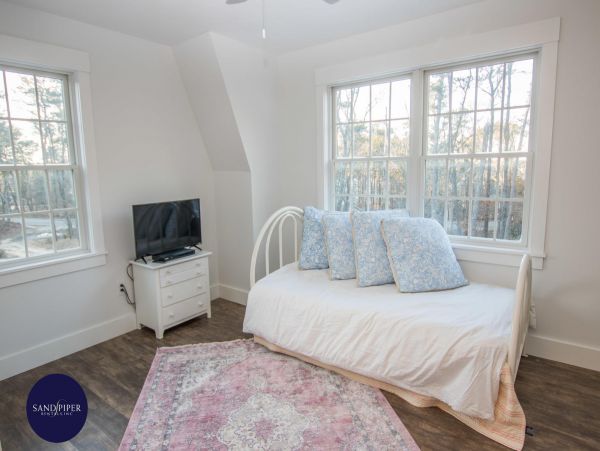 Cape Cod Home 995168
