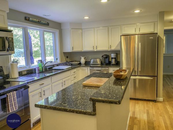 Cape Cod Home 995169