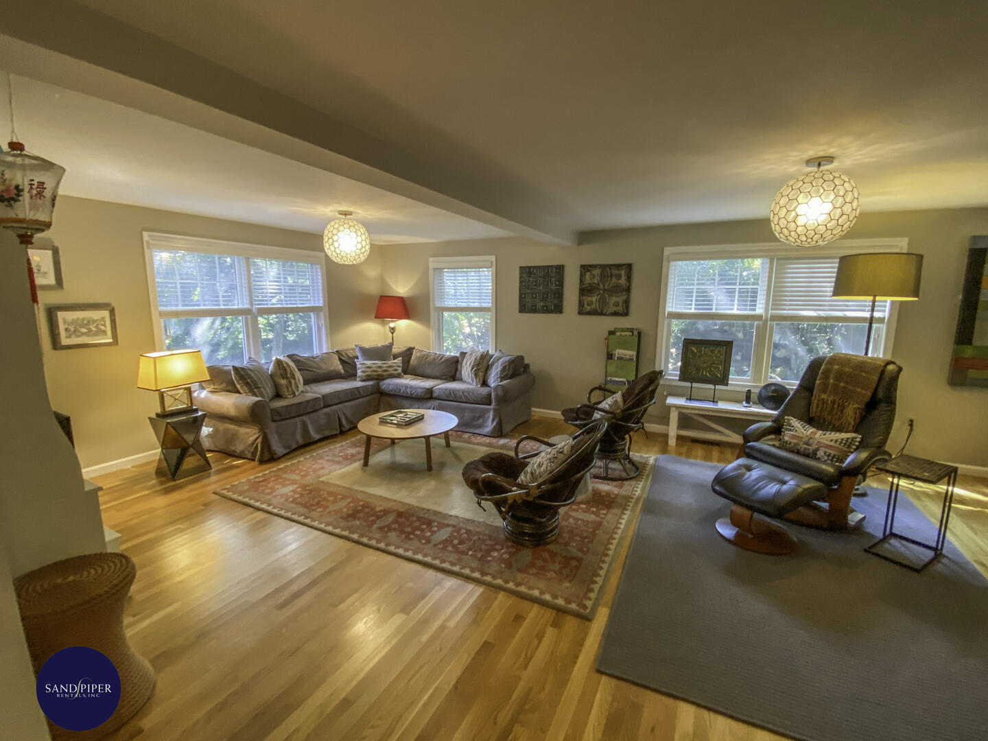 Cape Cod Home 995169