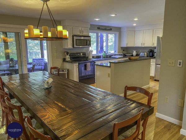 Cape Cod Home 995169