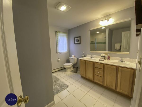 Cape Cod Home 995169