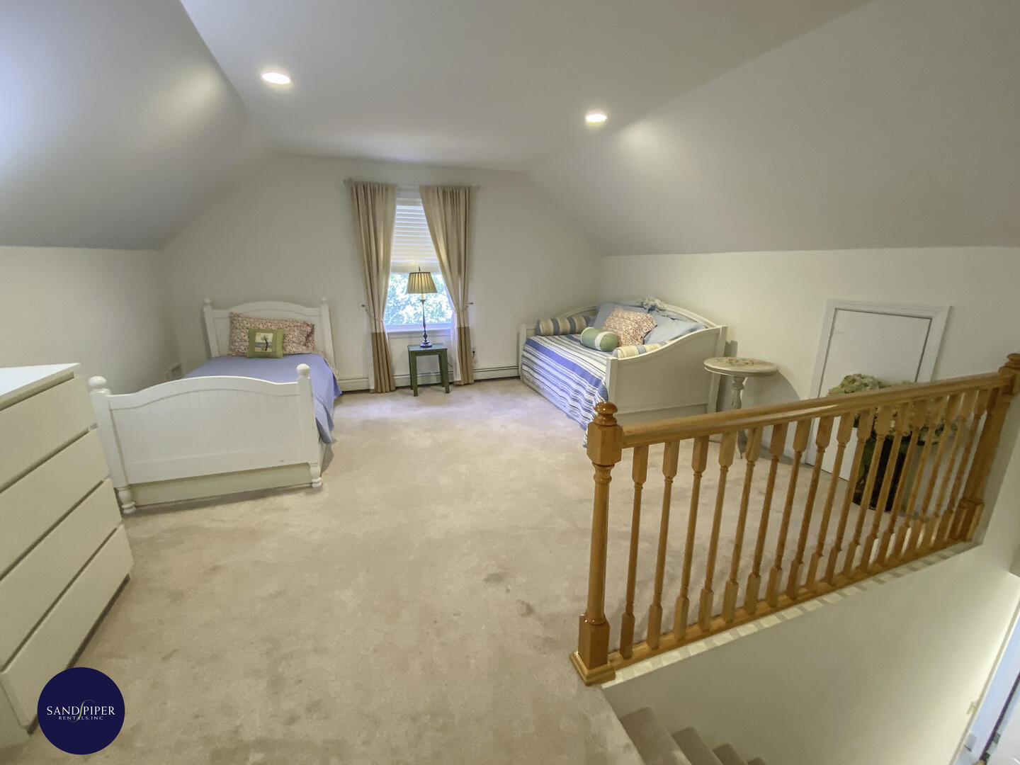 Cape Cod Home 995169