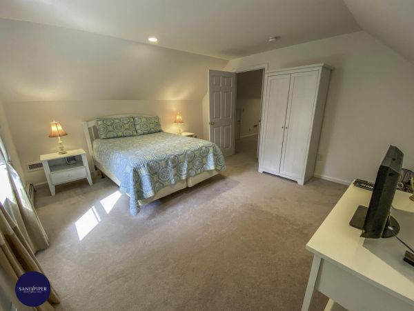 Cape Cod Home 995169