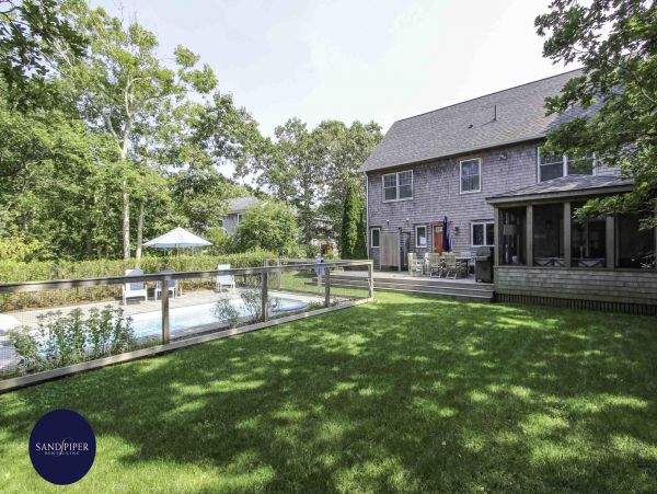 Cape Cod Home 995169