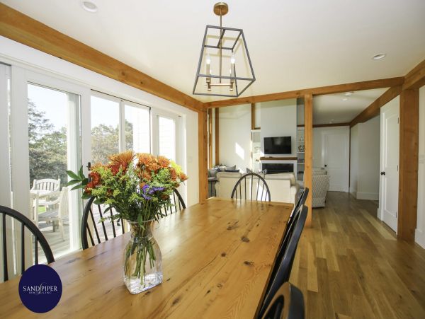 Cape Cod Home 995170