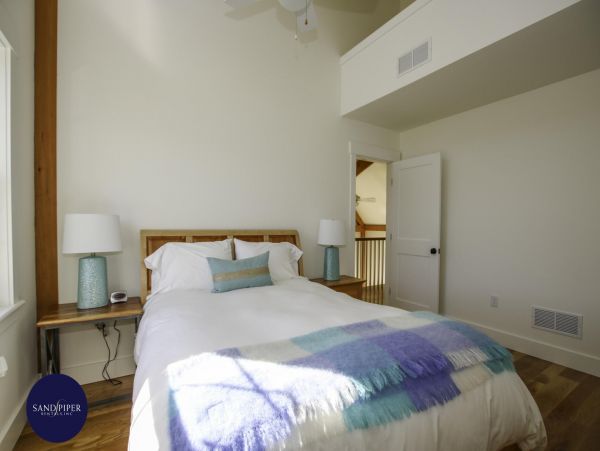Cape Cod Home 995170
