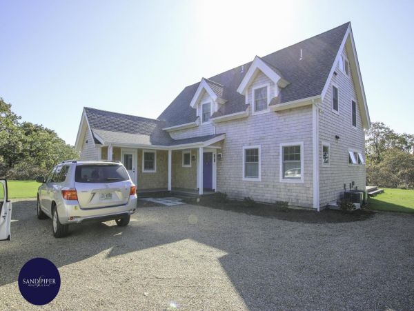 Cape Cod Home 995170