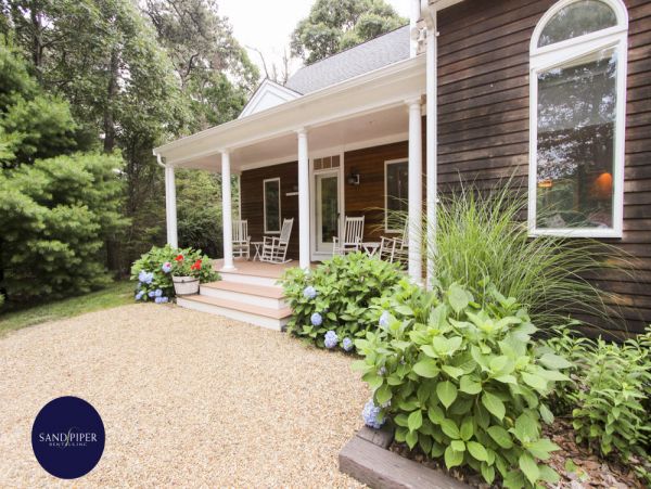 Cape Cod Home 995171