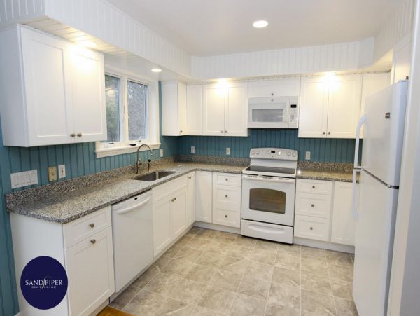 Cape Cod Home 995171