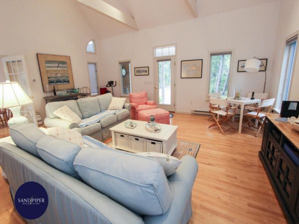 Cape Cod Home 995171