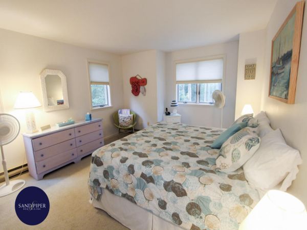 Cape Cod Home 995171