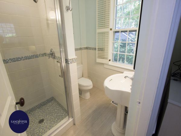 Cape Cod Home 995172