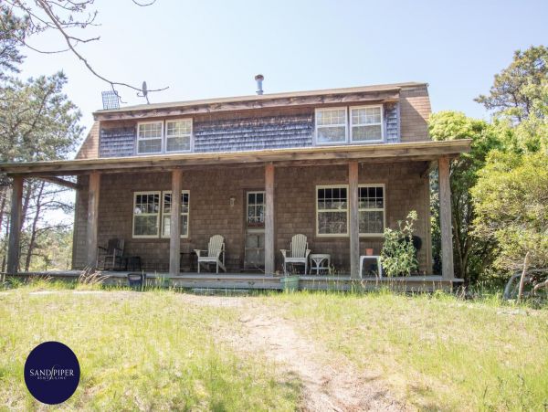Cape Cod Home 995173