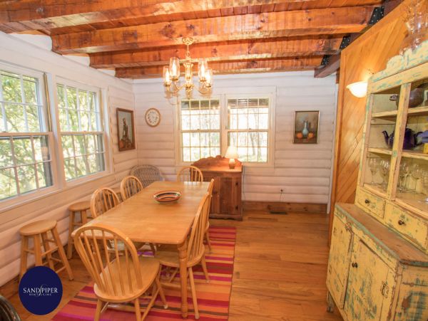 Cape Cod Home 995173