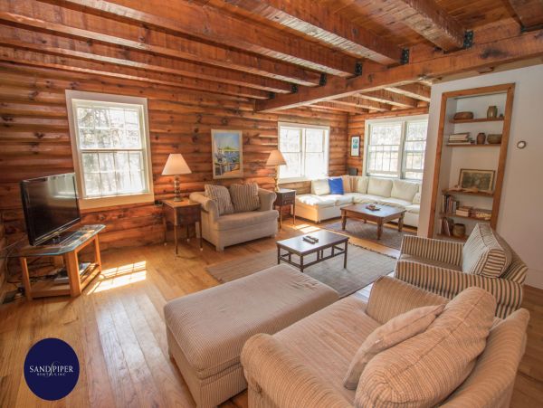 Cape Cod Home 995173