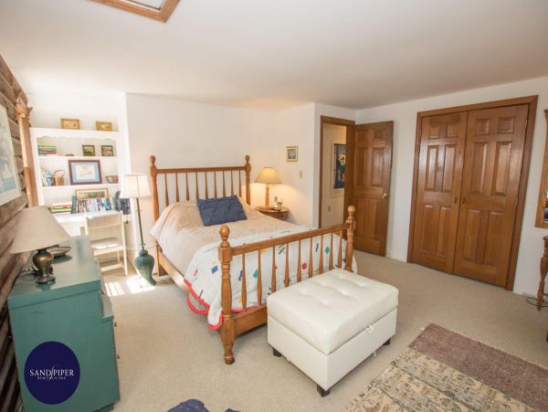 Cape Cod Home 995173