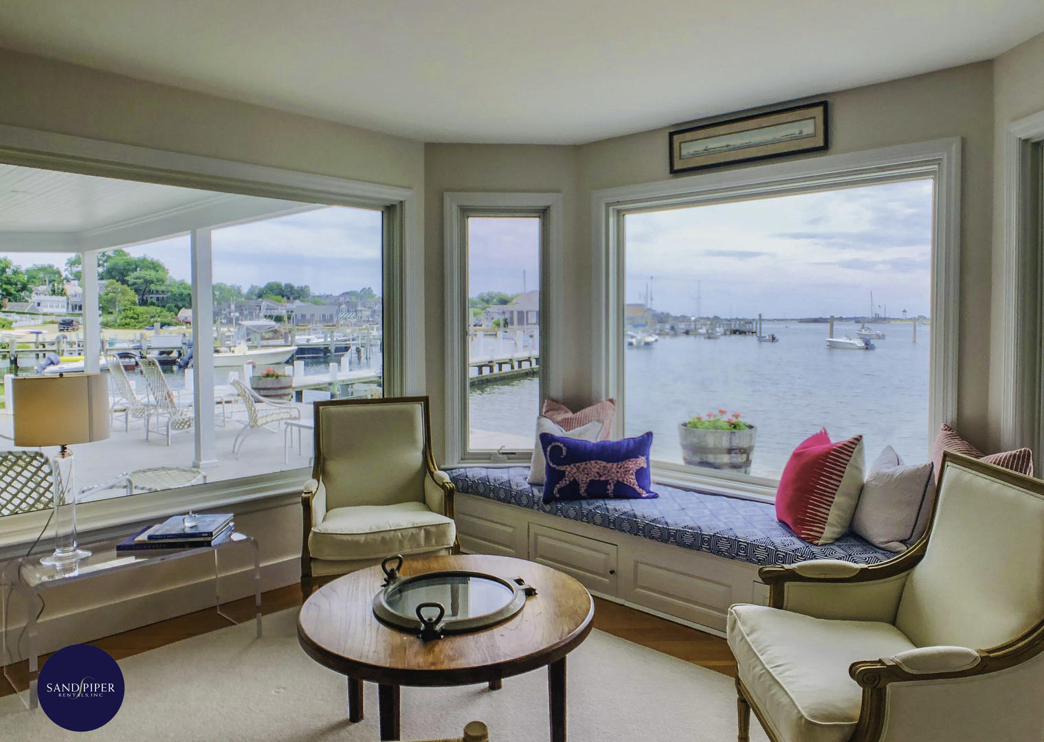 Cape Cod Home 995174