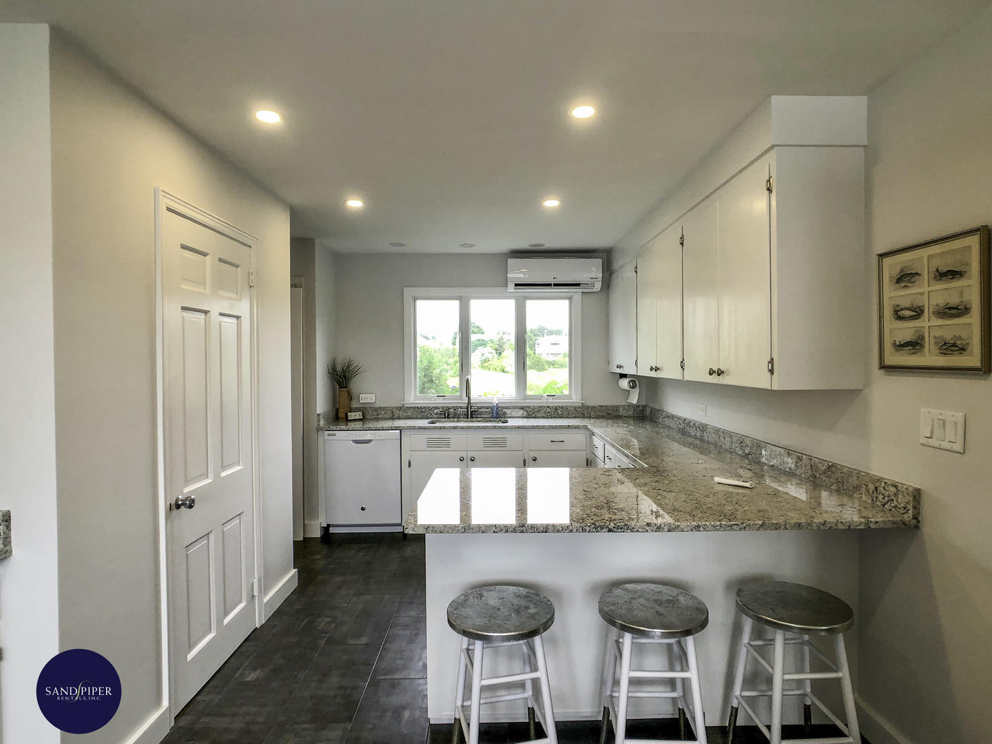 Cape Cod Home 995174