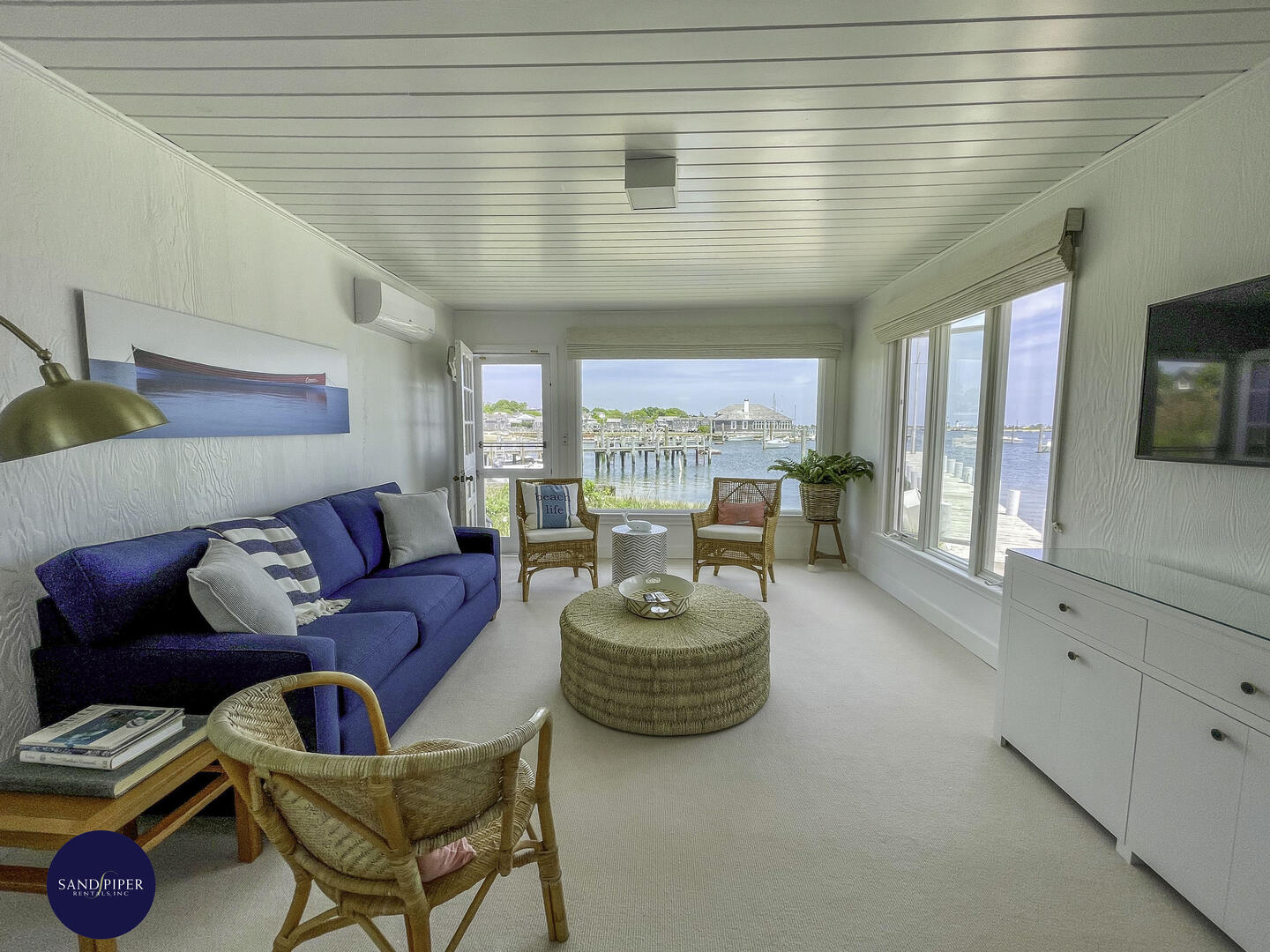 Cape Cod Home 995174