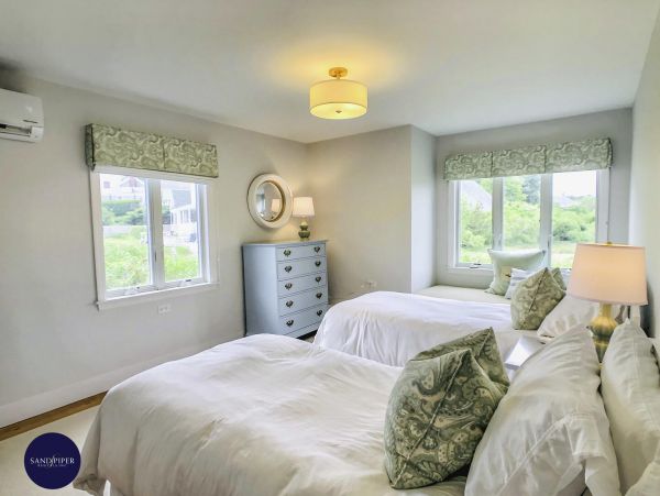 Cape Cod Home 995174
